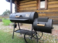 Klassische Smoker Grill