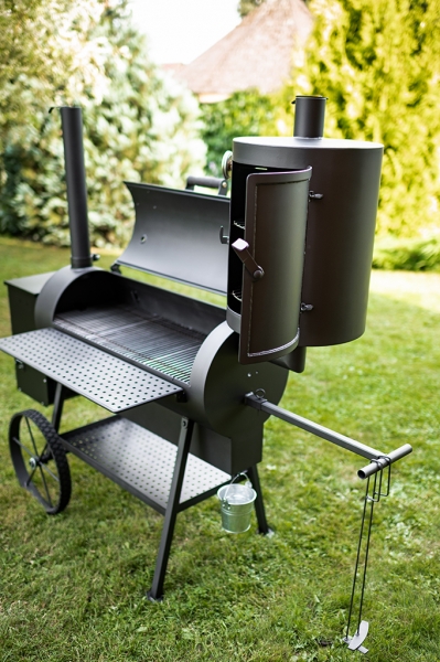 Universelle Smoker Grill 20 Compact / 8 mm / mit Räucherkamin